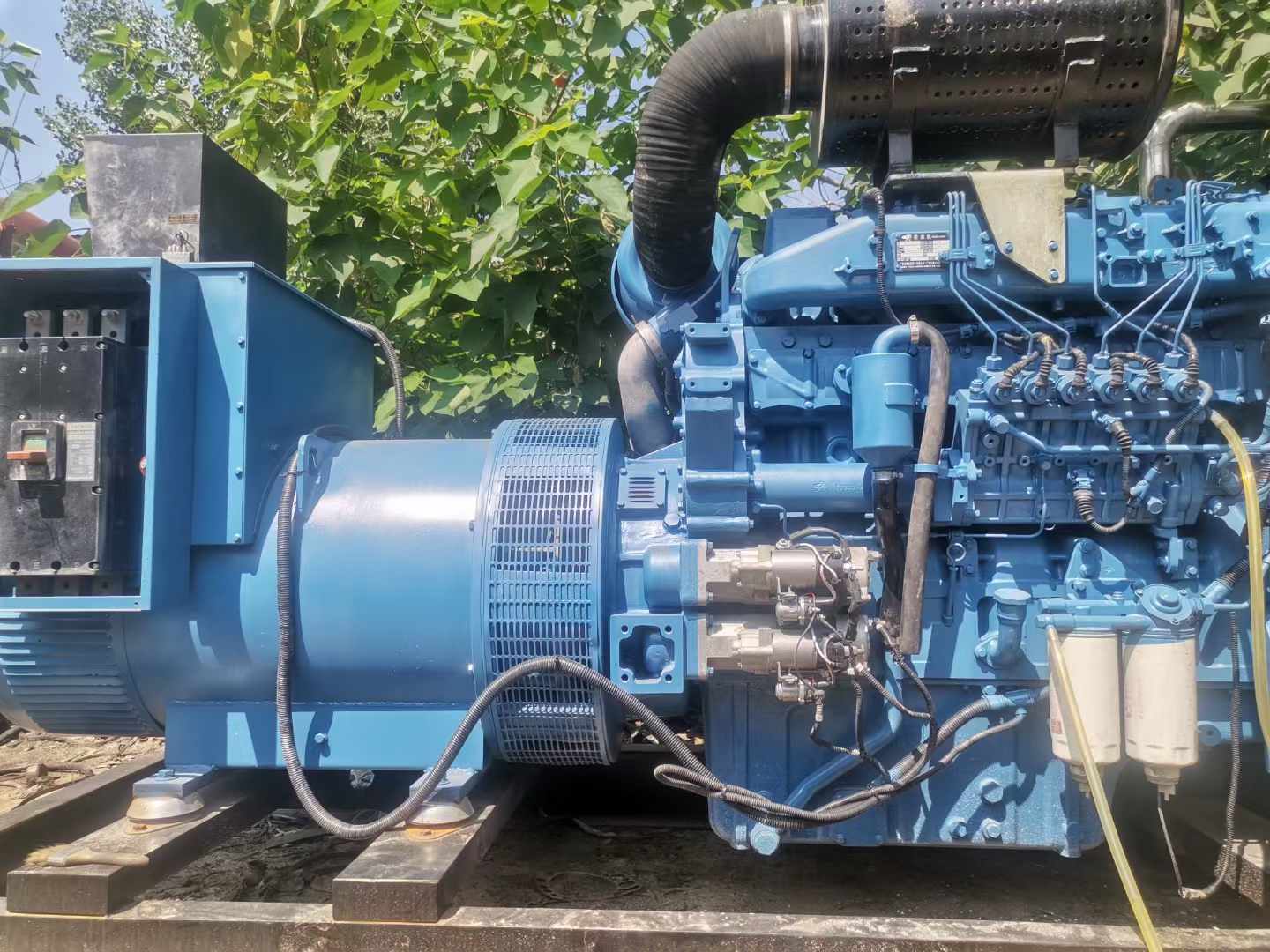 青龙详细说明降低 800kW 柴油发电机输出电流波动的方法