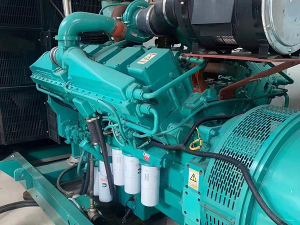 青龙更换100kW柴油发电机组机油时，需要注意哪些事项？