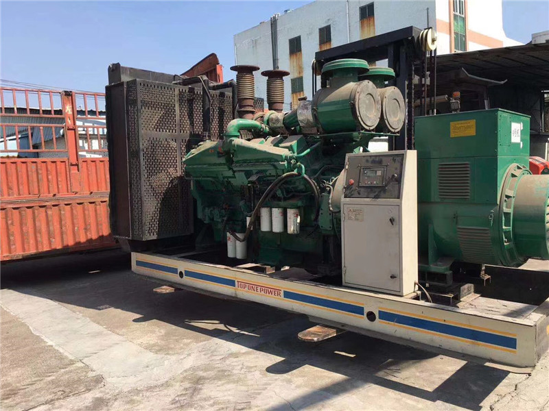 青龙如何判断柴油发电机组的机油温度是否达到了合适的预热温度？