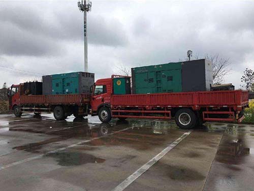 青龙涂抹密封胶后，需要等待多长时间才能安装水冷式机油散热器密封件？